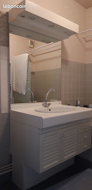 Meuble de salle de bains (image 1)