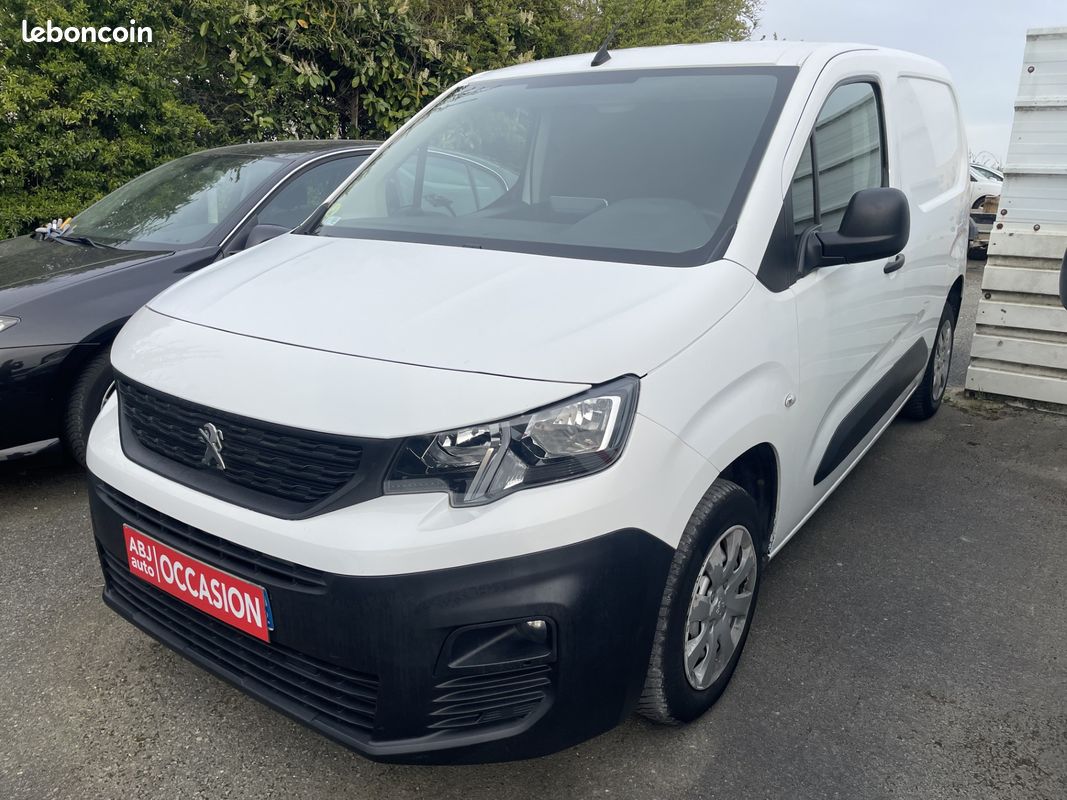 Peugeot Partner Standard 650kg BlueHDi 100ch S&S Premium 52870 kms (image 1)