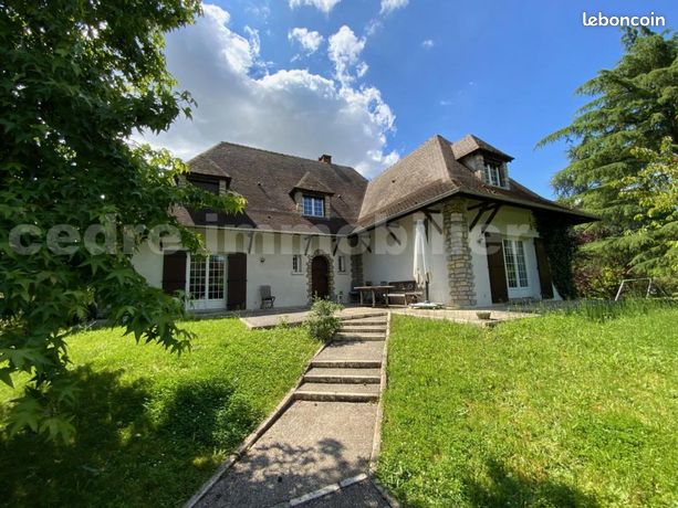 Maison 8 pièces 233 m²