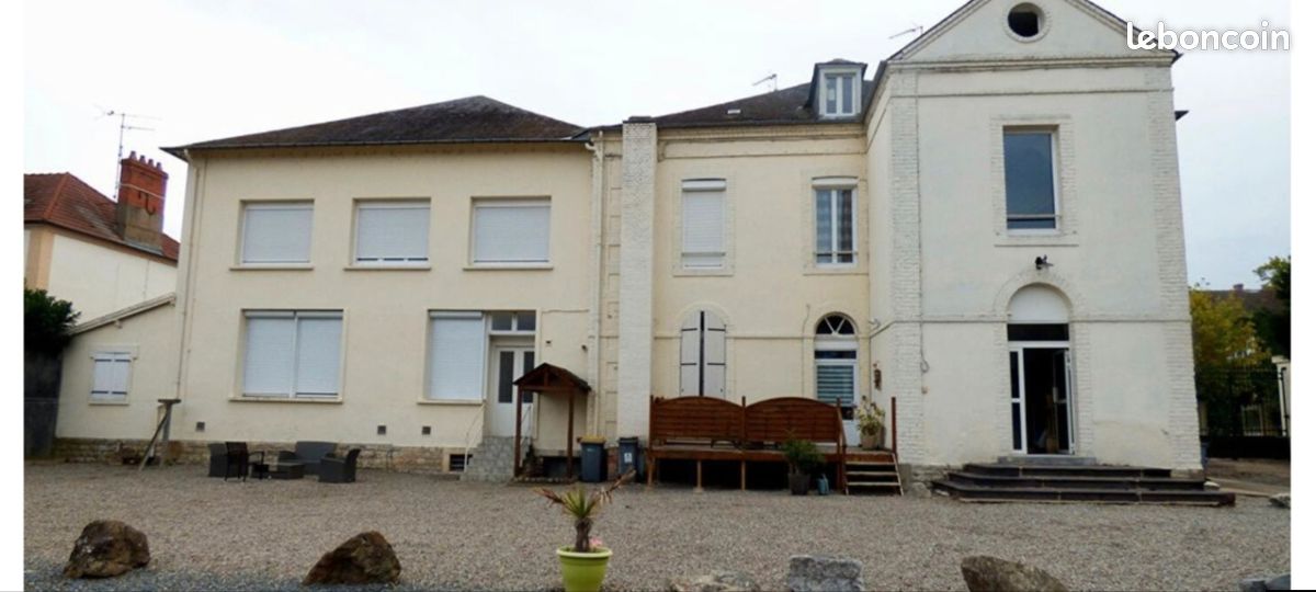 Appartement 5 pièces 156 m² · à Montluçon · 156 m² · 830 €/mois