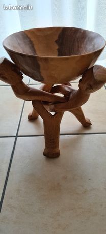 Rare coupelle en bois massif art africain