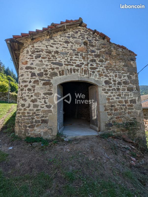 Maison 2 pièces 120 m² · à Saint-Julien-Vocance · 120 m² · 25 000 €