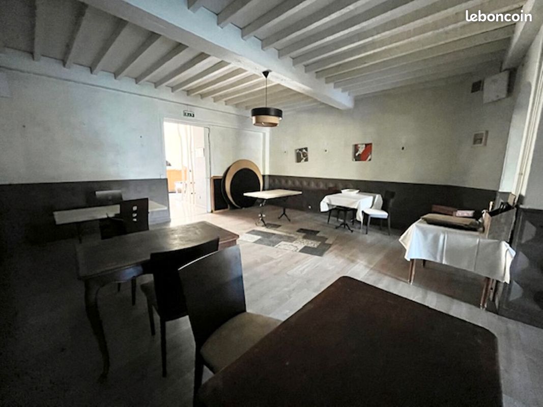 Immeuble 20 pièces 557 m² · à Maringues · 557 m² · 92 000 €