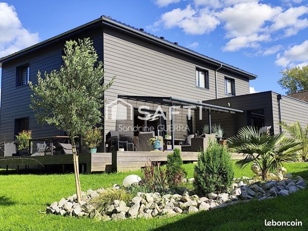Maison 6 pièces 215 m²