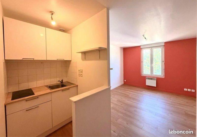 Appartement 1 pièce 21 m² · à Louviers · 21 m² · 450 €