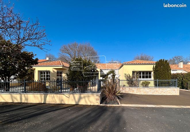 Propriété 7 pièces 201 m²