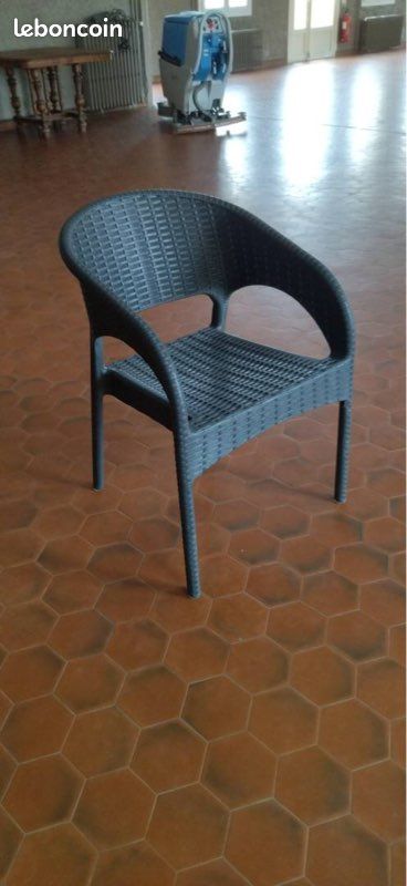 Fauteuil de jardin tressé noir (image 2)