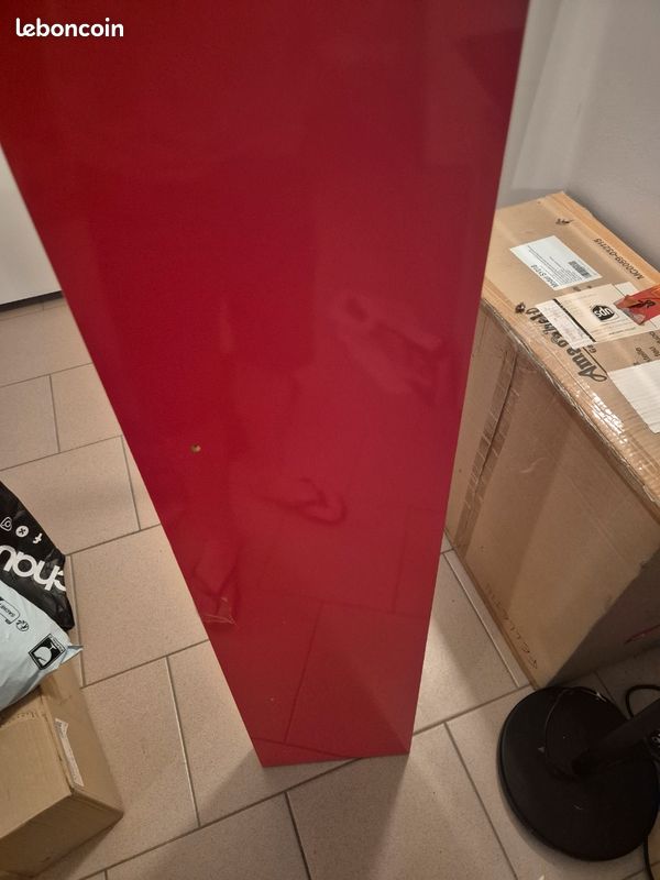 Étagère rouge (image 2)