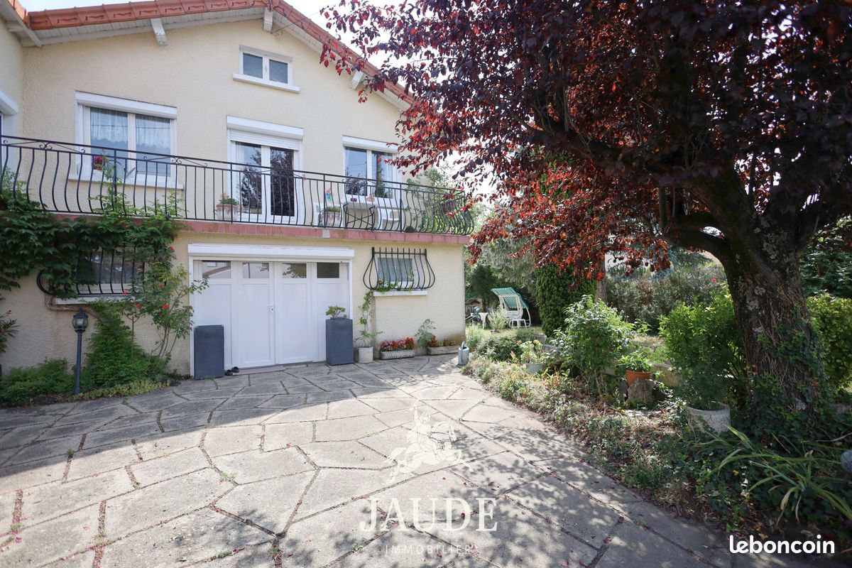 Maison 8 pièces 173 m² · à Vertaizon · 173 m² · 235 000 €