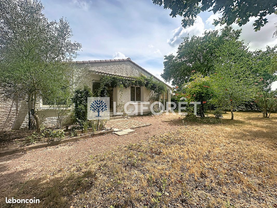 Maison 7 pièces 140 m² · à Bressuire · 140 m² · 210 000 €