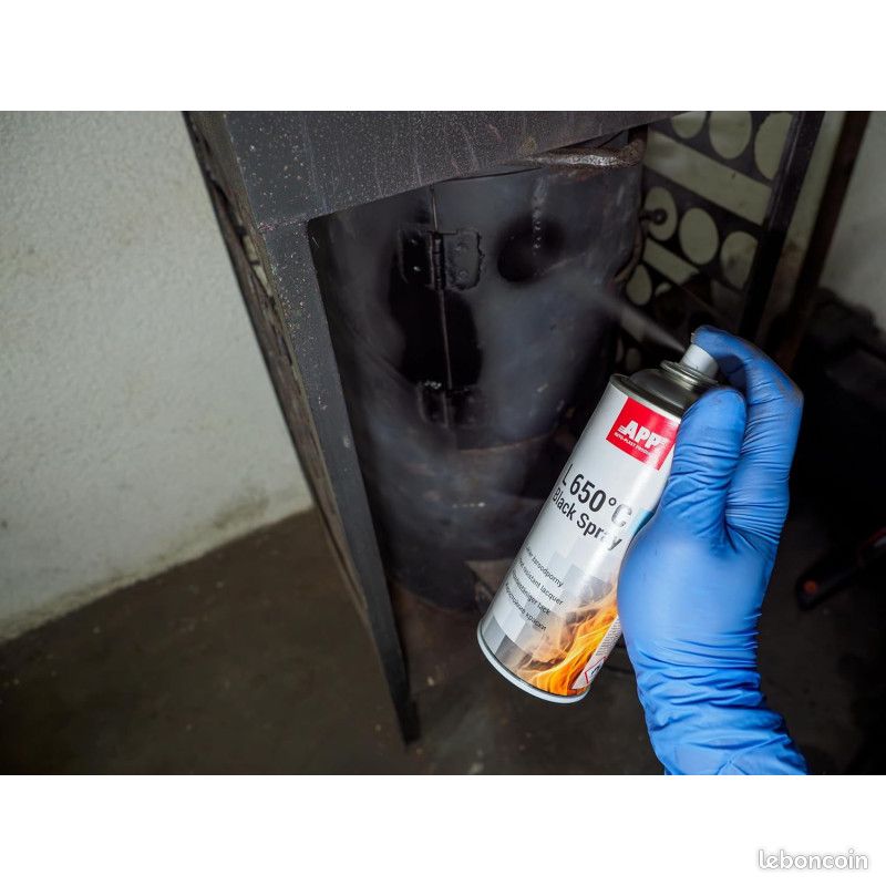Spray pour Echappement Auto-K - Bombe Aérosol Spray de Peinture Résistante à la Chaleur Spéciale Echappement - Noir - 400 ml - Ref. 233099