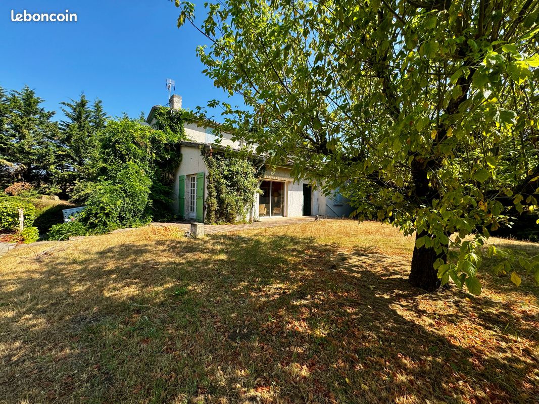 Maison 7 pièces 222 m² · à Davézieux · 222 m² · 290 000 €