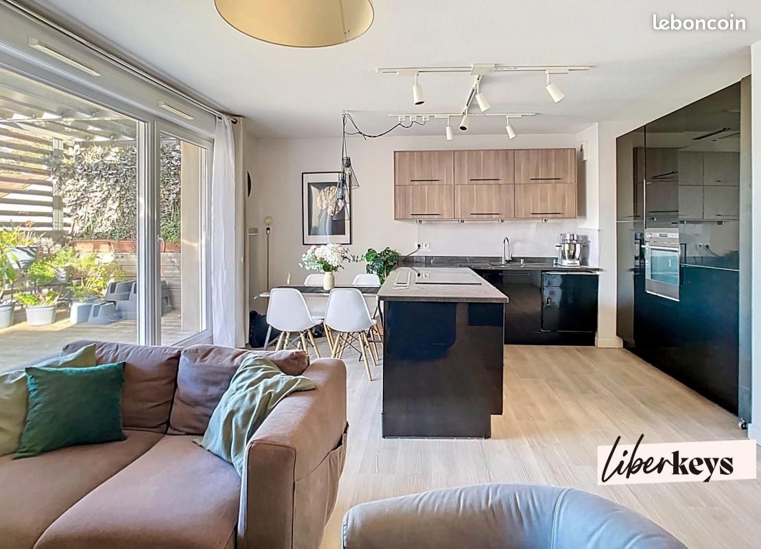 Appartement 5 pièces 91 m² · à Rillieux-la-Pape · 91 m² · 250 000 €