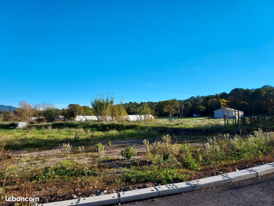 Terrain 338 m² Carnoules · 150 000 €