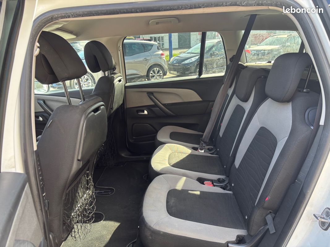 Citroën Grand C4 Picasso 1.6 THP 165ch Exclusive EAT6 (image 6)