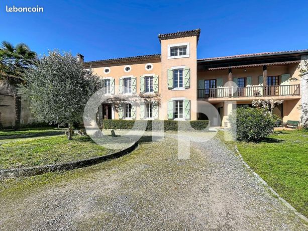 Maison 7 pièces 268 m²