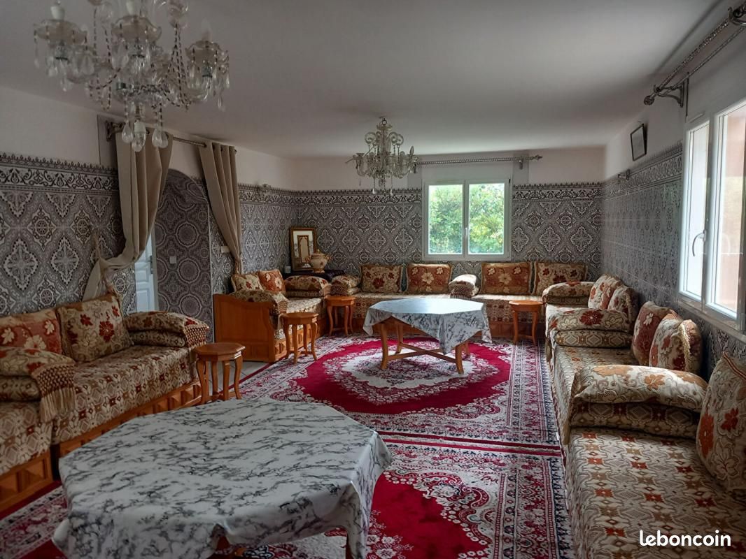 Maison 8 pièces 209 m² · à Dole · 209 m² · 260 000 €
