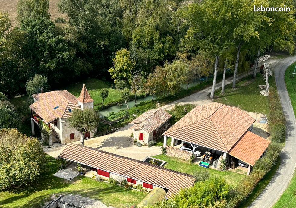 Maison 10 pièces 190 m² · à Lapenche · 190 m² · 495 000 €