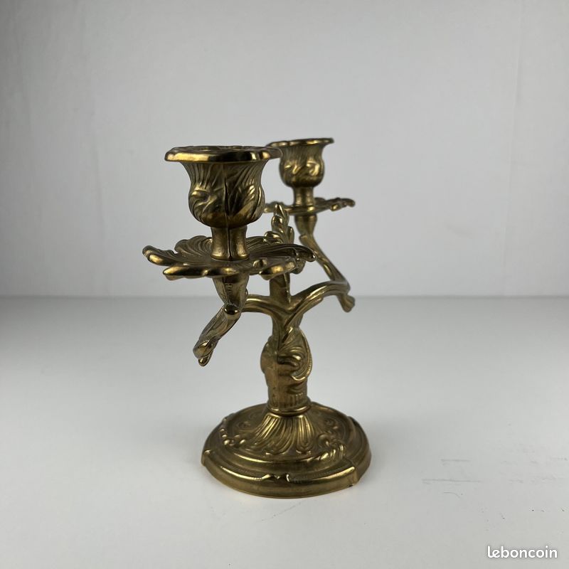 Paire de bougeoirs en laiton doré à deux bras – Style Louis XV rococo , Début XXè (image 9)