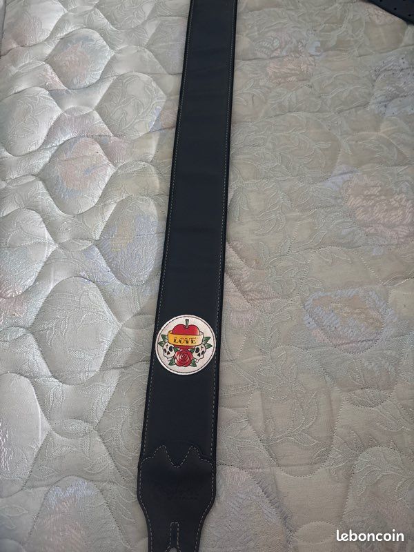 Vends sangle cuir pour guitare ou basse (image 2)