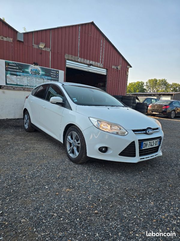 Ford Focus III Phase 1 diesel 1.6tdci 95ch année 2014 (image 1)