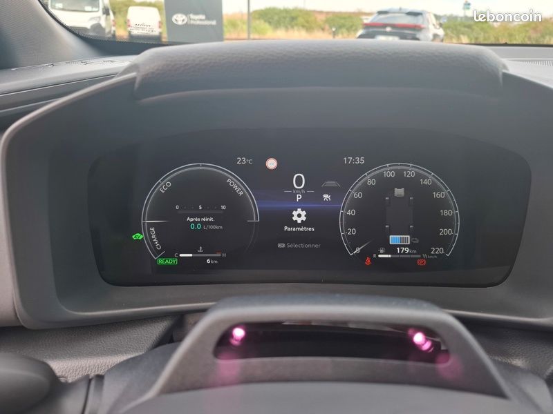 Toyota C-HR HYBRIDE 140 GRAPHIC MY26 GR (image 21)