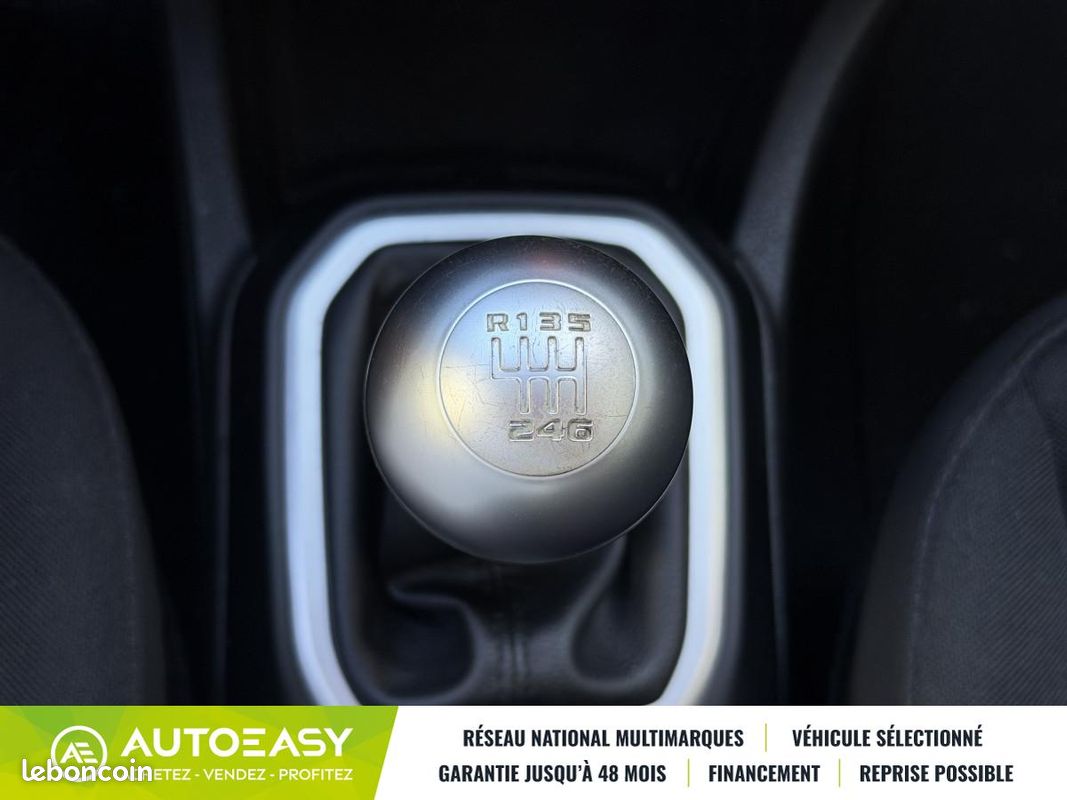 Jeep Renegade 1.6 CRD 120 BROOKLYN EDITION 2WD * ENTRETIEN ET DISTRI OK * CT OK * GARANTIE 6 MOIS (image 13)