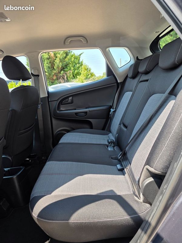 Kia Venga — 1.6i 125 Edition 7 Boite Automatique & Crit'Air1 (image 8)