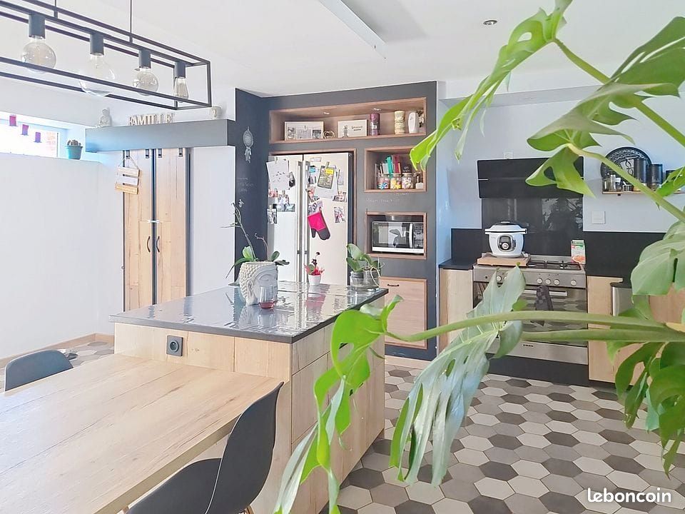 Maison 6 pièces 299 m² · à La Bigottière · 299 m² · 351 750 €