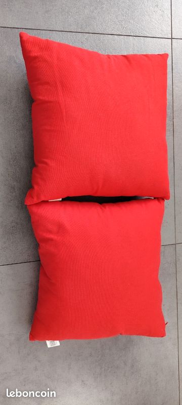 Tissu Ancien Satiné Rouge Sang - Longueur 182cm Environ, Occasion, Pour Couture Ou Décoration