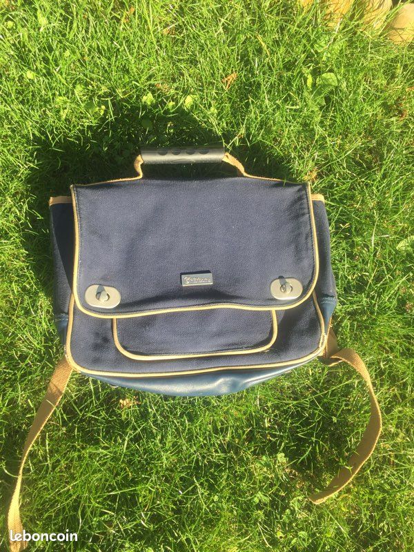 Cartable bleu (image 1)