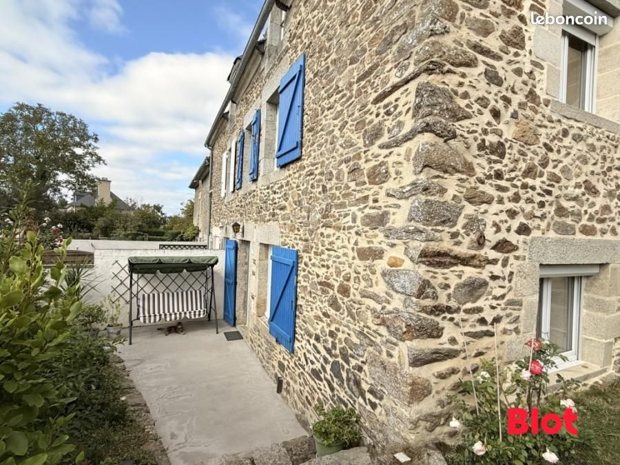 Maison 4 pièces 79 m² · à Tréméreuc · 79 m² · 229 900 €