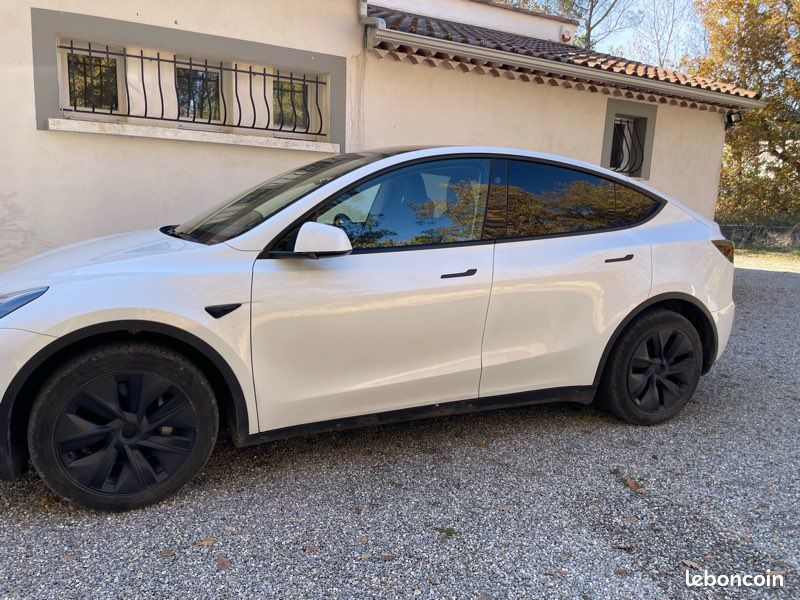 Tesla Model Y grande autonomie Dual Motor - Voitures