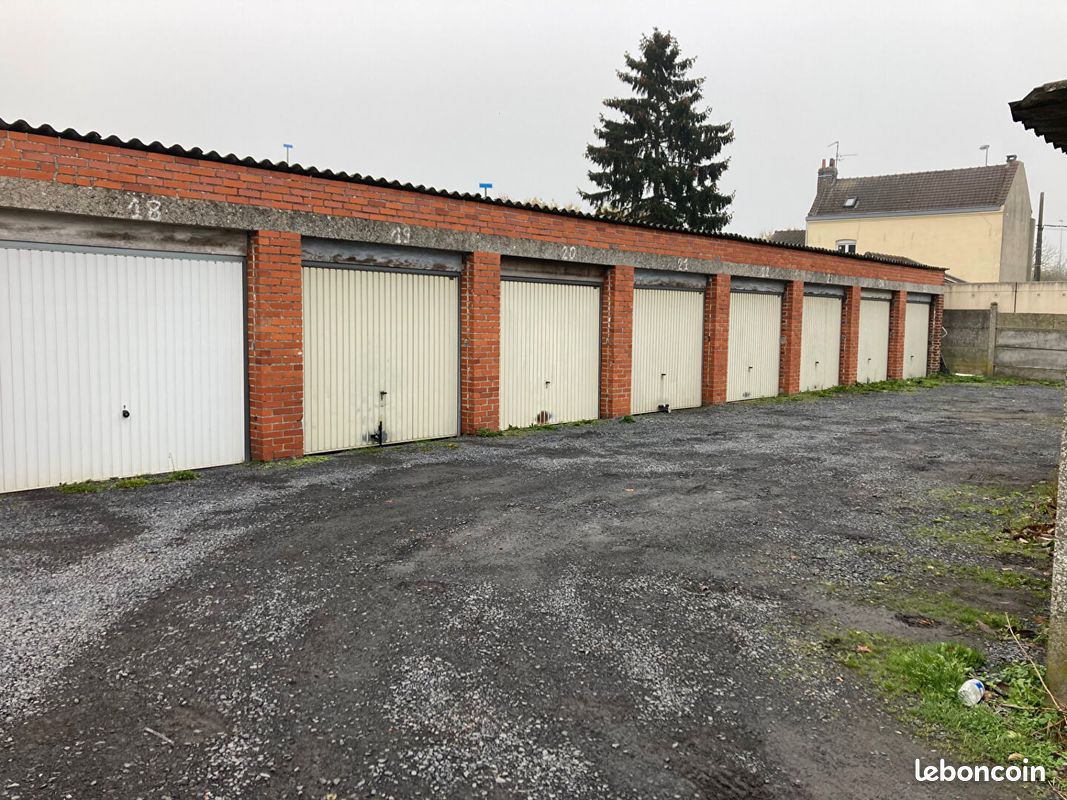 Parking/box RONCHIN · 60 €/mois