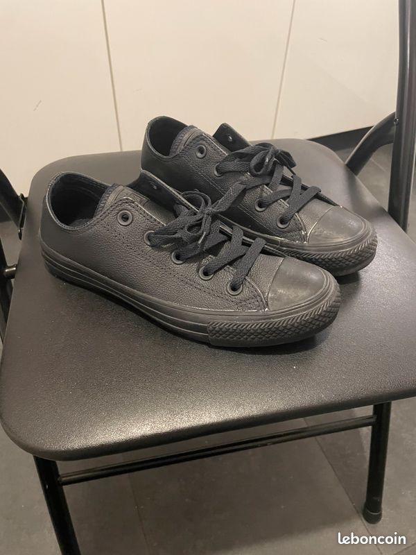 Très urgent vente paire de baskets converse noir (image 2)