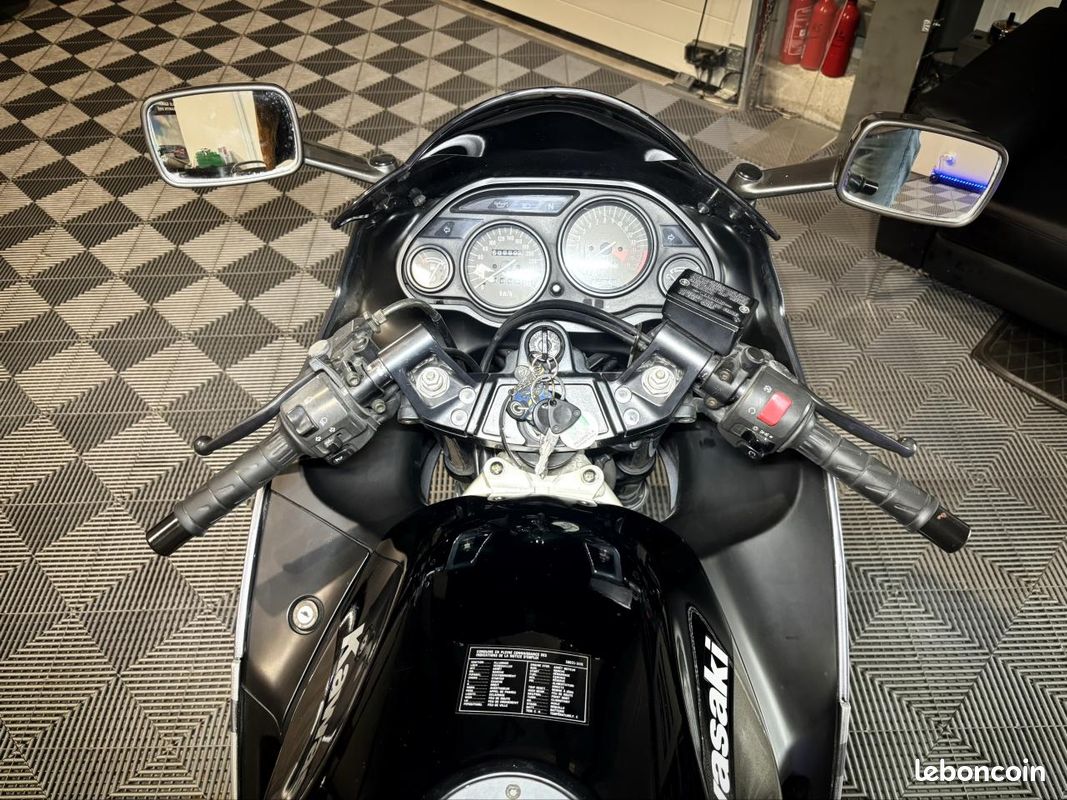 Siège De Moto D'occasion Pour KAWASAKI ZZR 600 (années 1990 à 1992) - Référence 113447 - À Vérifier Selon Photos