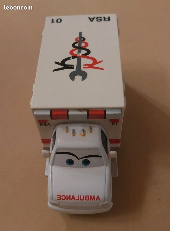 Cars Toon Disney, Ambulance (image 1)