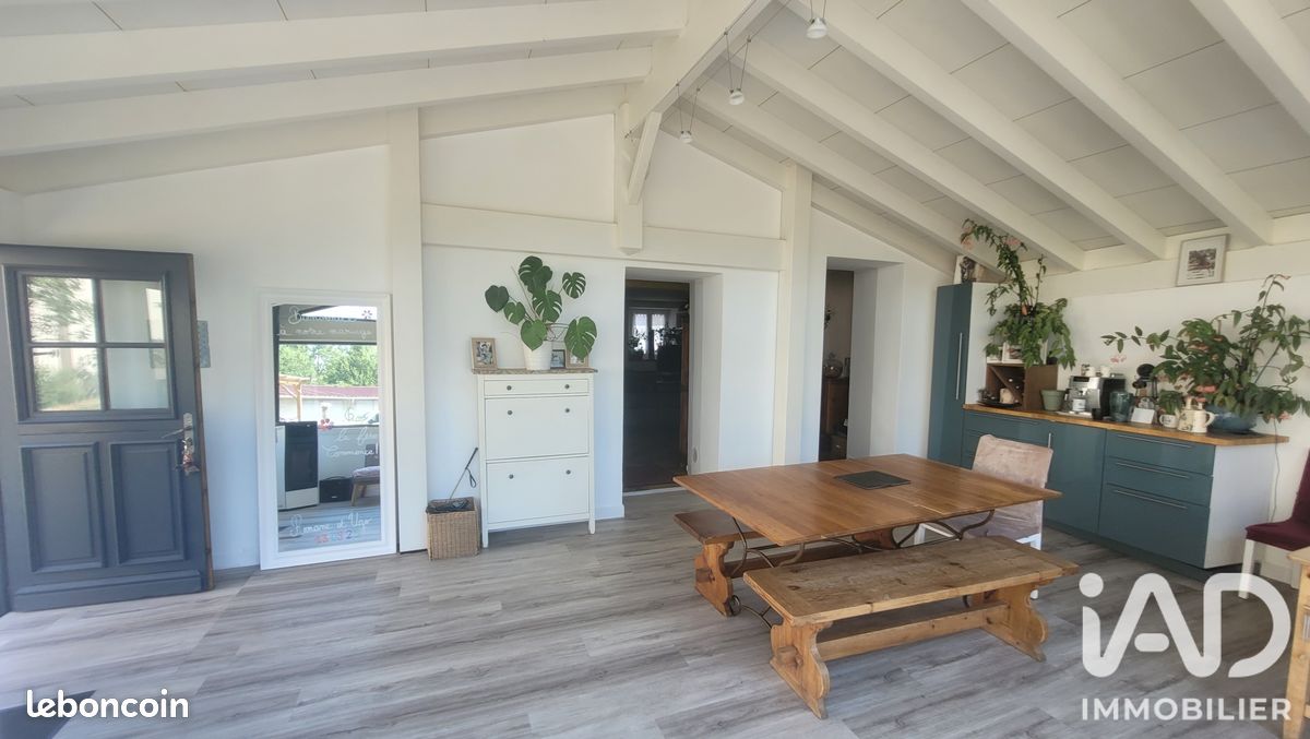 Maison 5 pièces 138 m² · à Étrépilly · 138 m² · 278 000 €