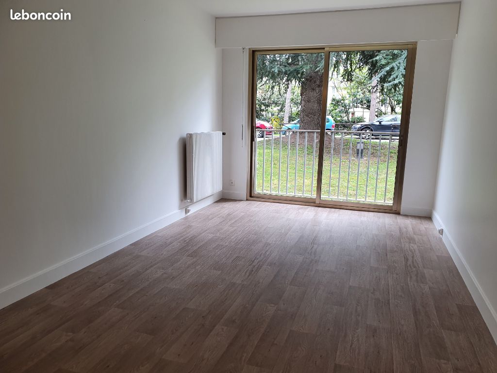 Appartement 1 pièce 28 m² · à Versailles · 28 m² · 699 €/mois