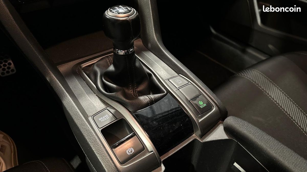 Honda Civic 2018 VTEC 126 Exclusive (image 15)