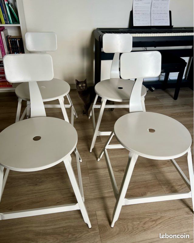 Lot 4 chaises (image 1)