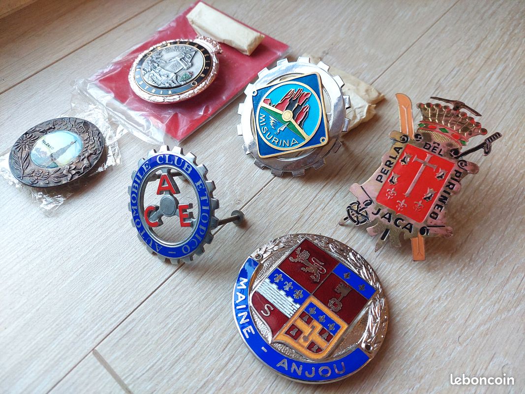 Blasons anciens de calandre ou pare-chocs (image 2)