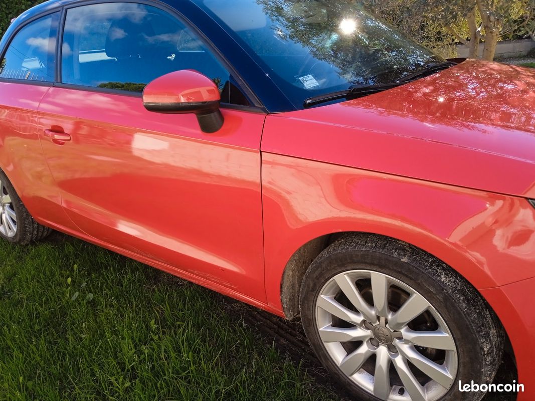 Vend voiture Audi A1 8 6ch 2014 (image 3)