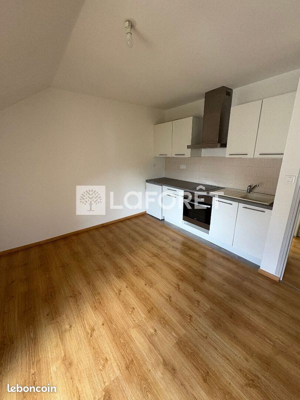 Appartement 2 pièces 25 m² · à Riom-Ès-Montagnes · 25 m² · 265 €