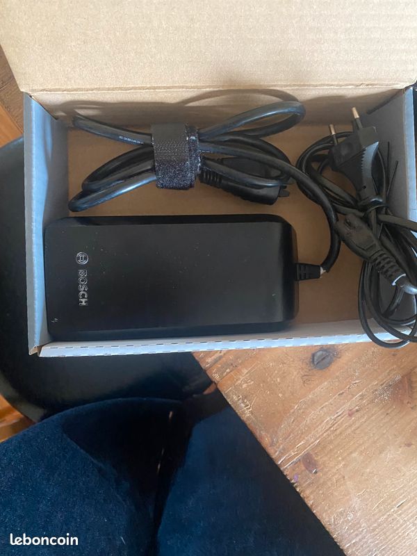 Bosch PowerTube 500 son chargeur et son chargeur (image 4)