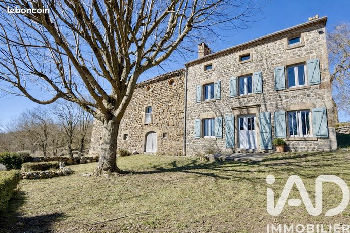 Maison 7 pièces 270 m²