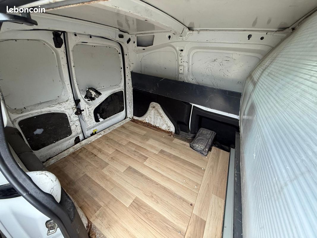 Citroen BERLINGO 20 L1 1.6 HDI 75 CLUB (image 9)