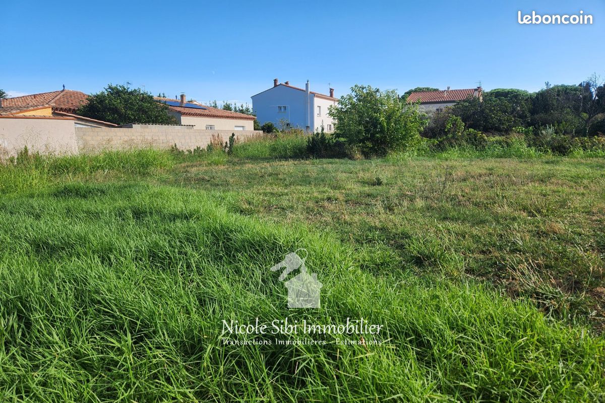 Terrain 693 m² · à Millas · 693 m² · 126 000 €