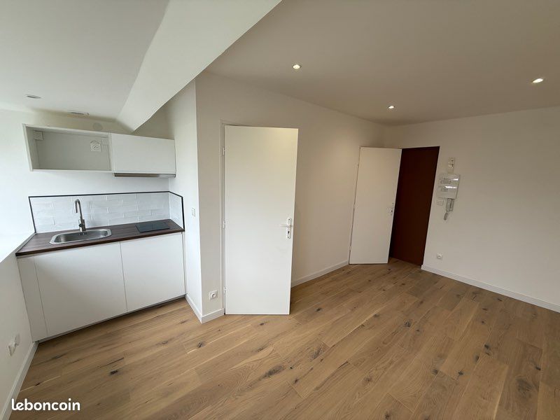 Studio hyper centre ville valenciennes refait à neuf