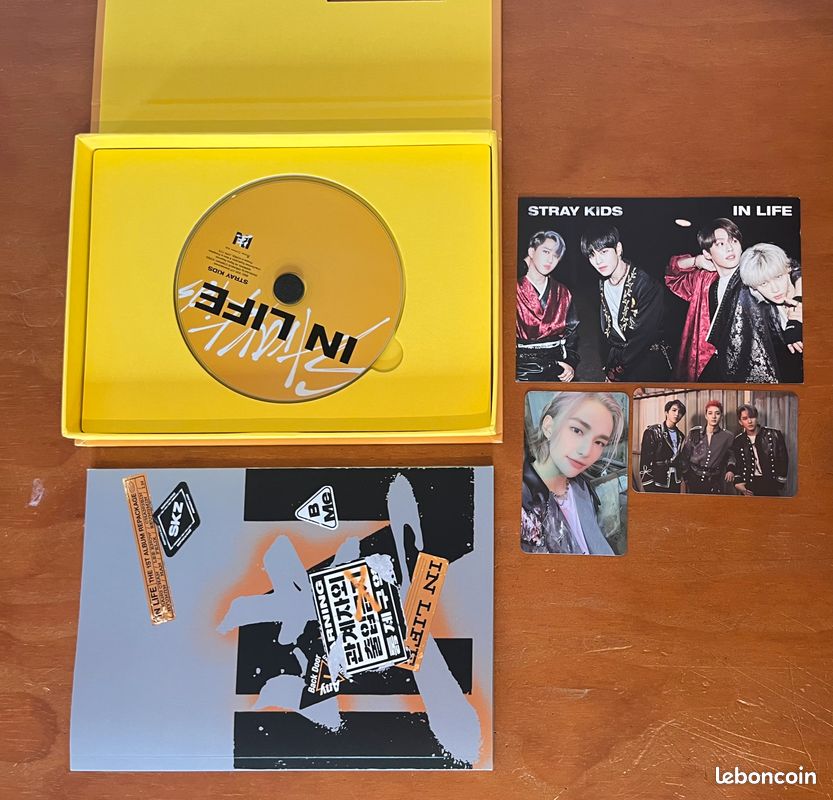 Stray kids album "In Life" (image 4)